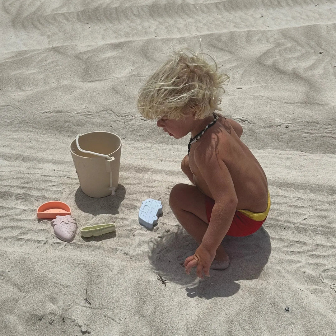 SILICONE BUCKET & SPADE SET APPLE SORBET MULTI - BeachLife Concept