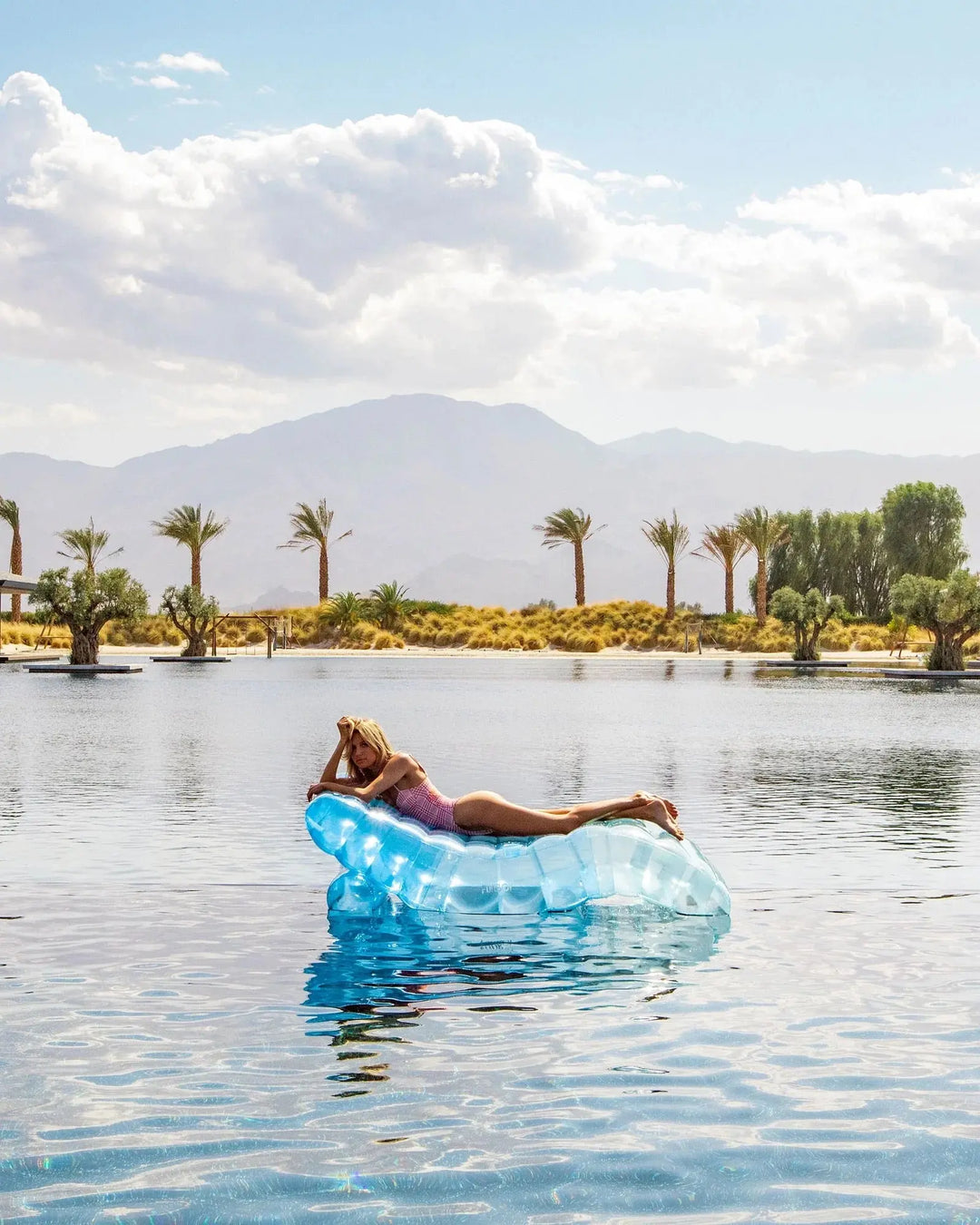 CHAISE LOUNGER FLOAT BLUE FUNBOY