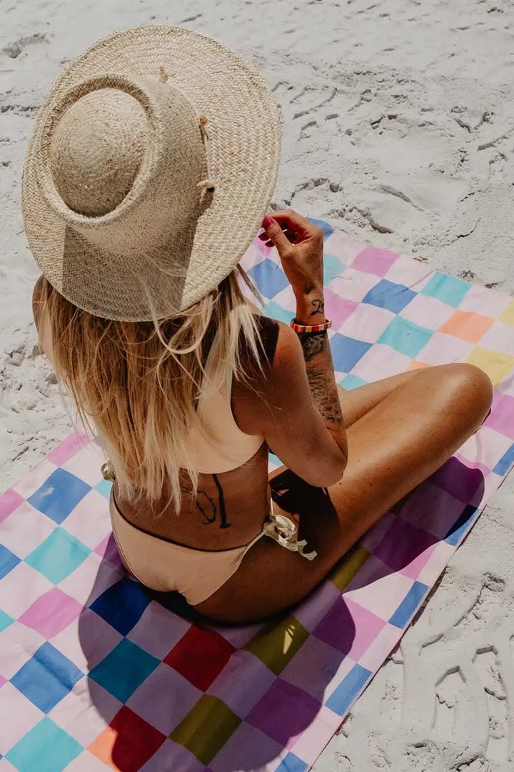 FLOWERS & CHECK QUICK DRY TOWEL - BeachLife Concept