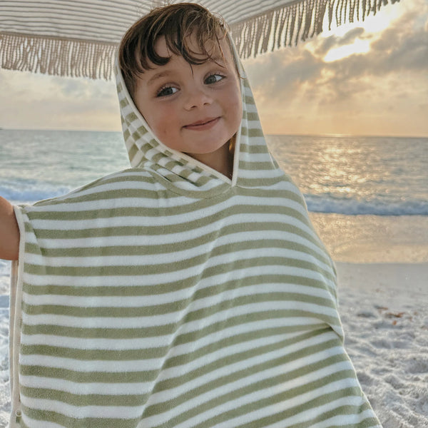 KIDS CHARACTER HOODED TOWEL INTO THE WILD KHAKI