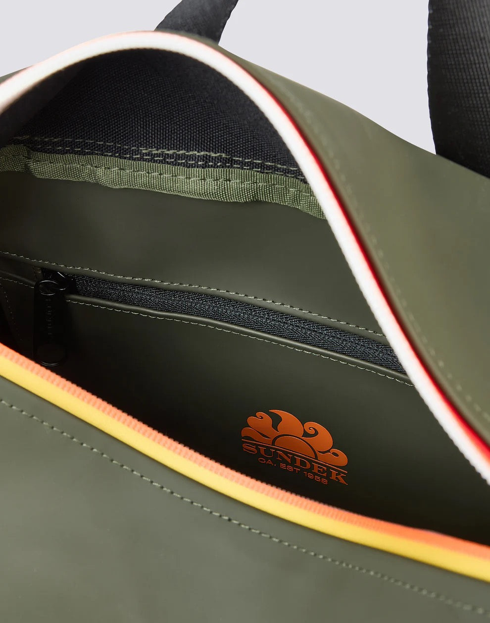 SAC A DOS AVEC FERMETURE ECLAIR SOUDEE - BeachLife Concept