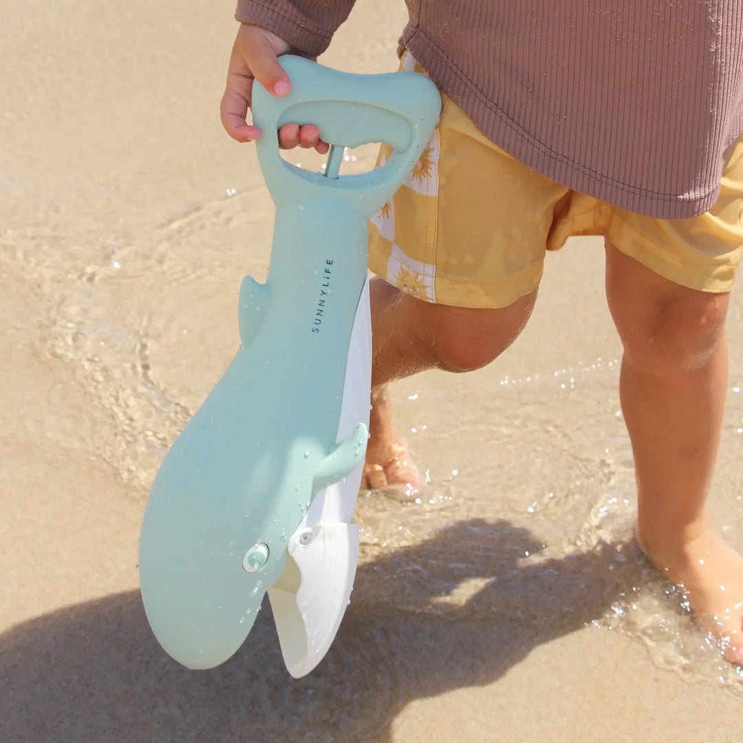 SAND CLAWS WHALE GREEN - BeachLife Concept