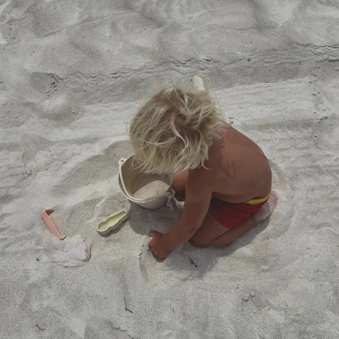 SILICONE BUCKET & SPADE SET APPLE SORBET MULTI - BeachLife Concept