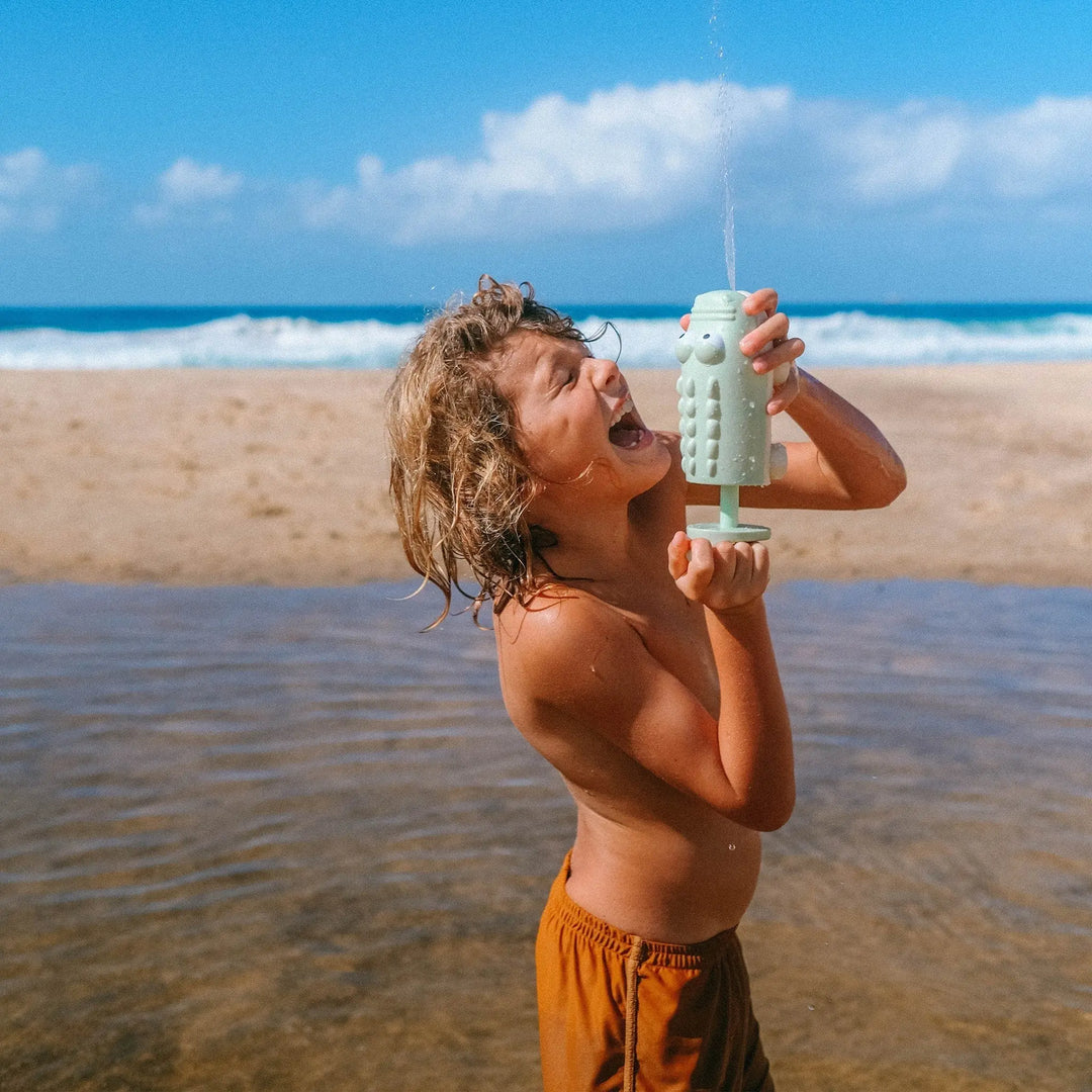WATER SQUIRTER CROCODILE PASTEL GREEN - BeachLife Concept