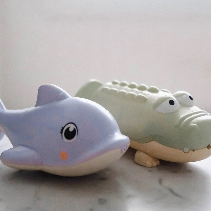 WATER SQUIRTERS DOLPHIN PASTEL LILAC - BeachLife Concept